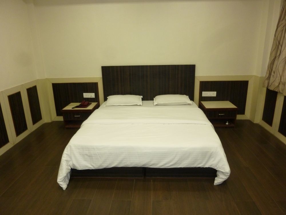 Hotel City Point Dadar Mumbai Exterior foto